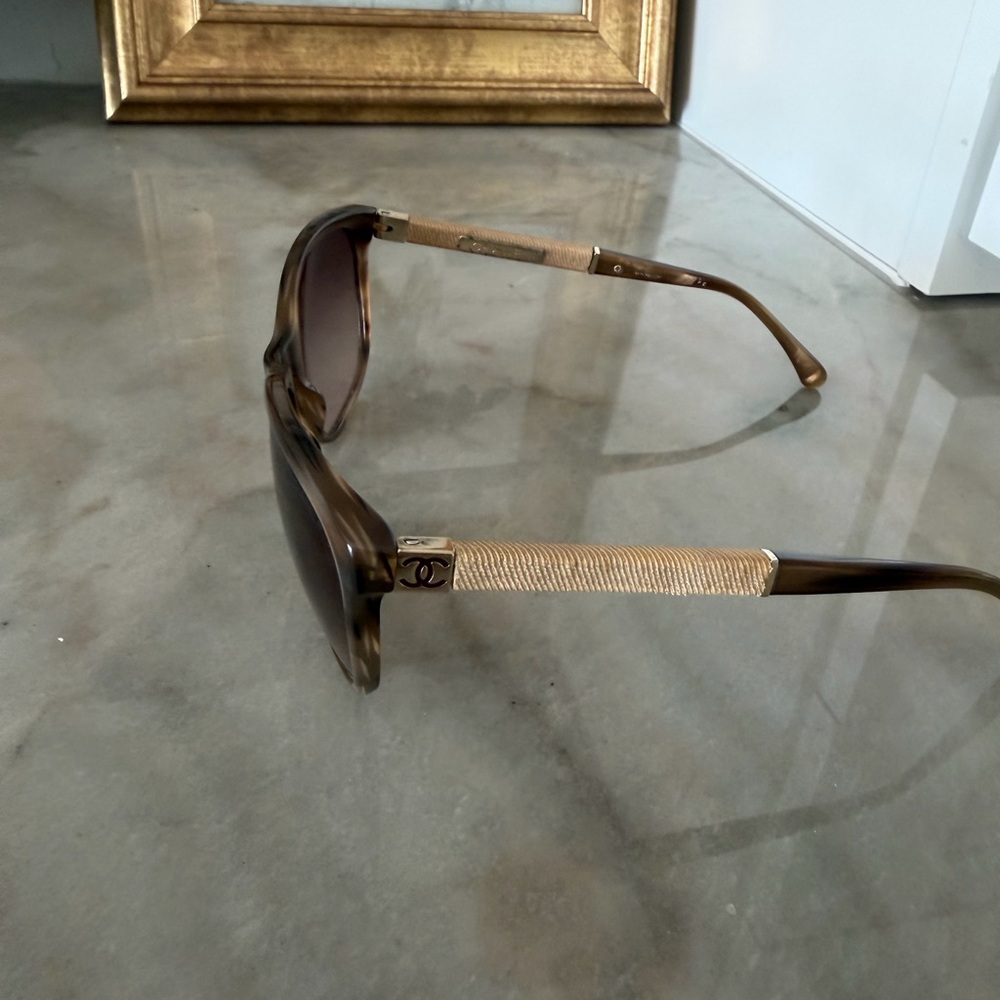 Chanel sunglasses - Picture 2 of 4